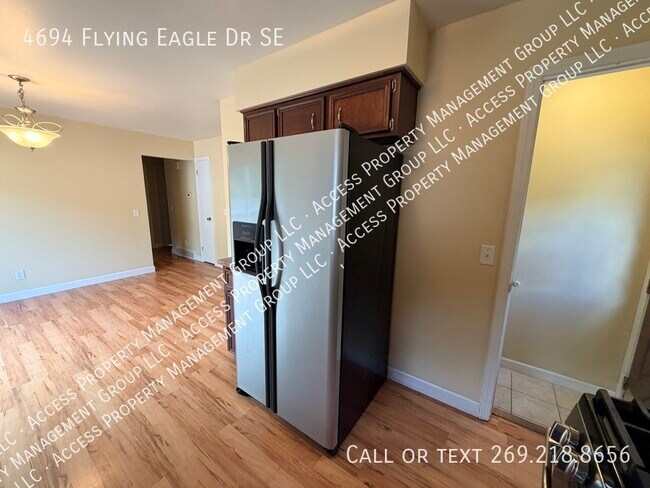 Building Photo - 4694 Flying Eagle Dr SE