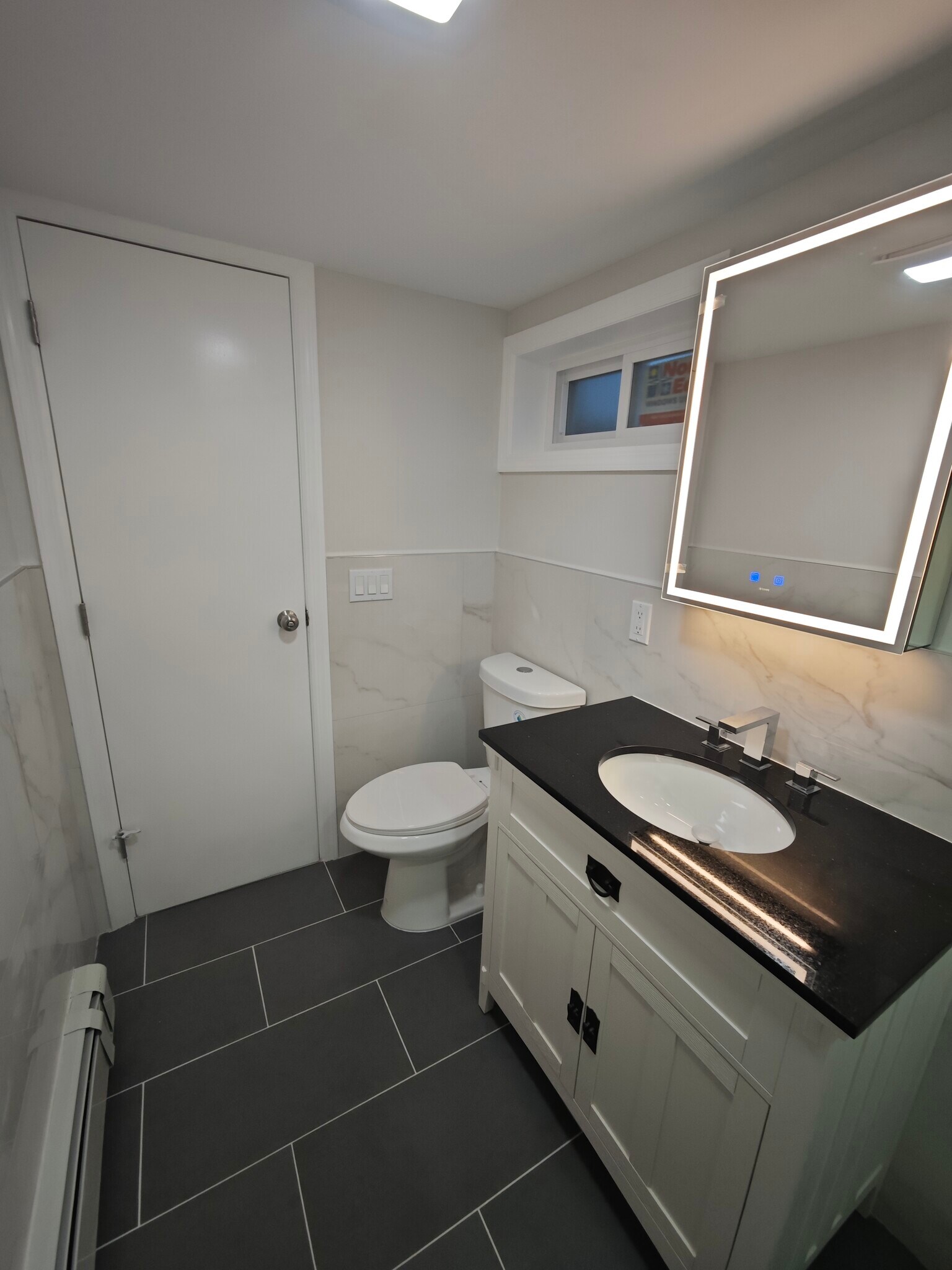 Building Photo - 431 Staples St