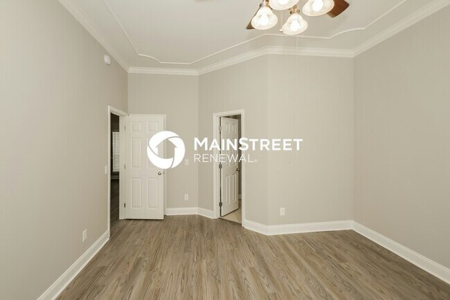 Building Photo - 3 Bedroom Pet-Friendly Home in Birmingham, AL with Main Street Renewal