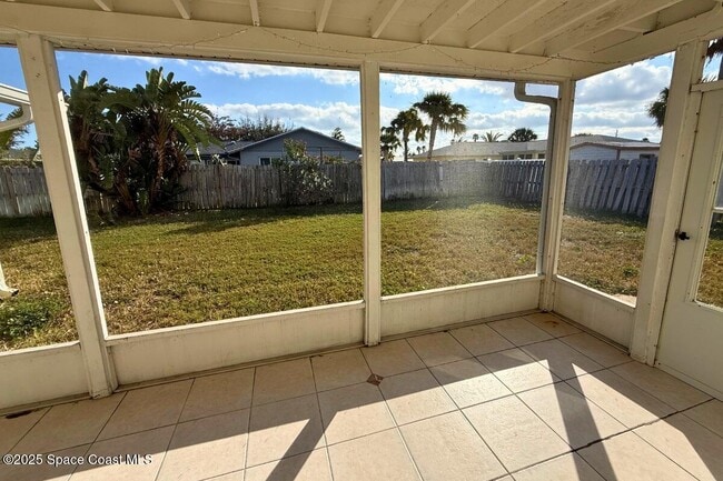 Building Photo - 544 Biscayne Dr