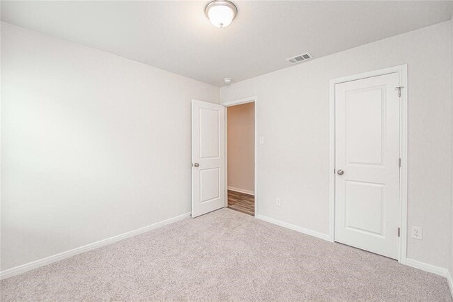 Building Photo - 15555 Taylorcrest Dr