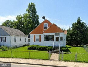 Building Photo - 4707 Tuckerman St