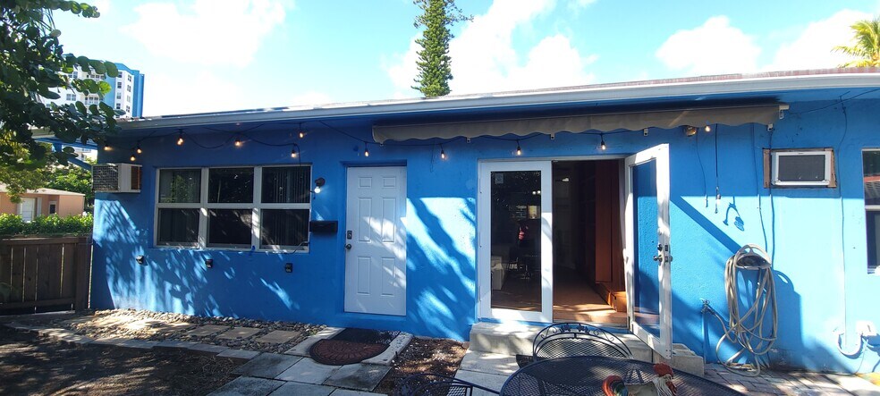 Building Photo - 400 Sunset Dr