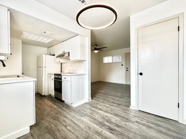 Building Photo - The Campus Edge Apartments