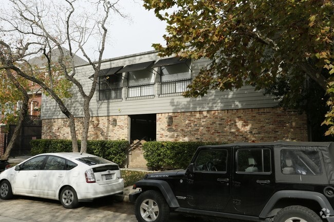 Primary Photo - Castle Court