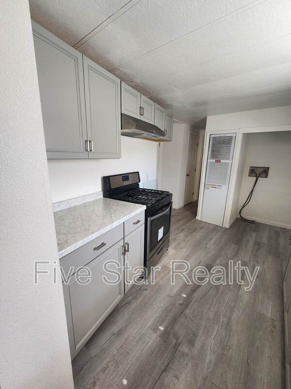 Building Photo - 6184 Mapes Way