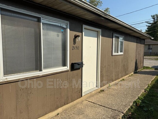 Building Photo - 2450 Hiawatha St