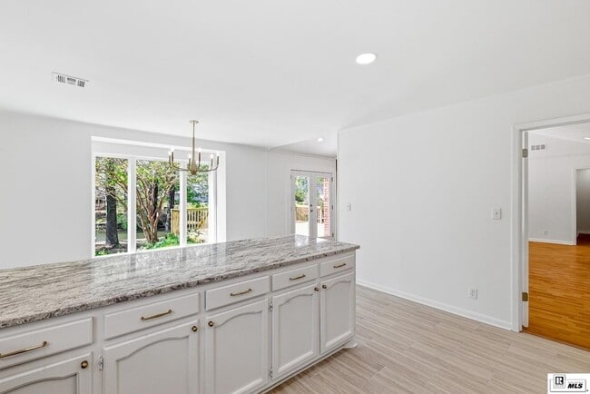 Building Photo - 203 Dupont Dr