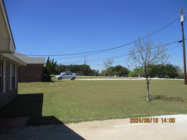 Building Photo - 163 Armadillo Ln