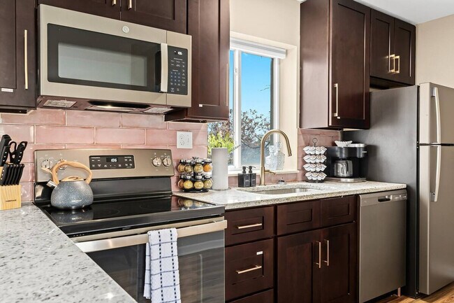 Building Photo - 18340 Mesle St