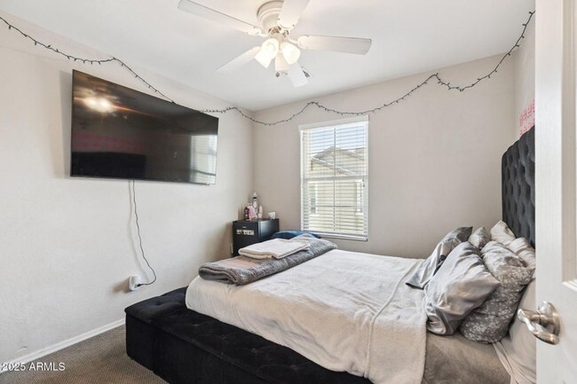 Building Photo - 3 Bedroom 2.5 Bathroom Paseo Place Home