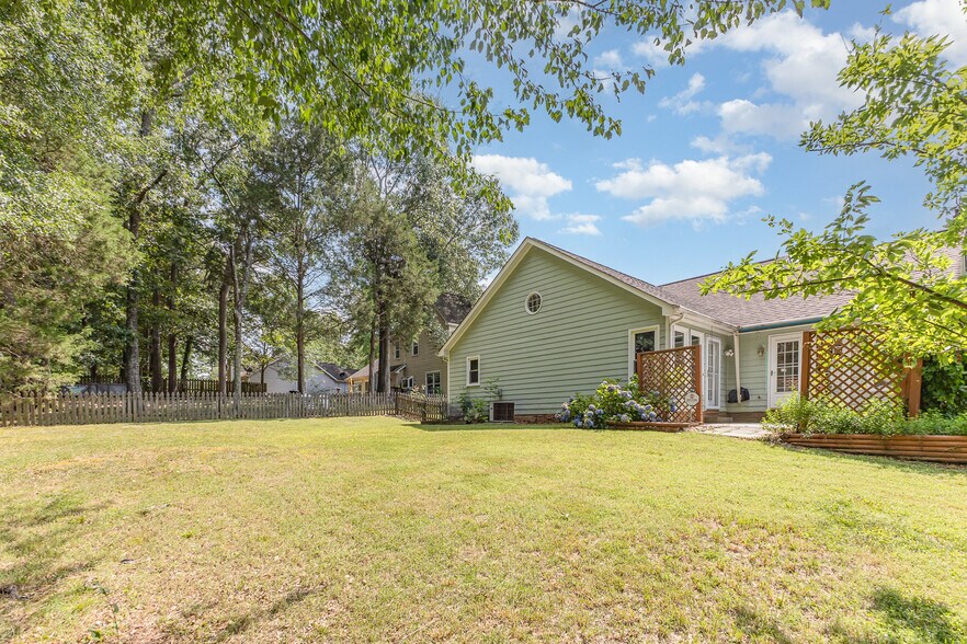 Building Photo - 8712 Canter Post Dr