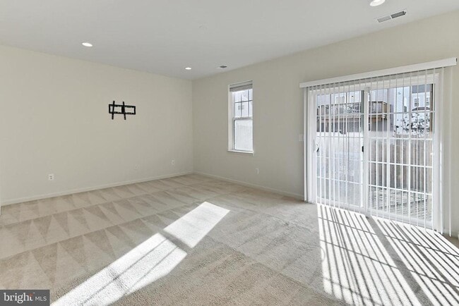 Building Photo - 210 Apsley Terrace