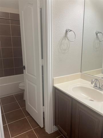 Building Photo - 811 Blue Quail Dr