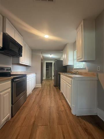 Building Photo - 8395 Sunrise Dr