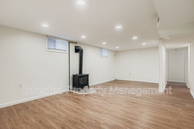 Building Photo - 4334 E 18th Ave