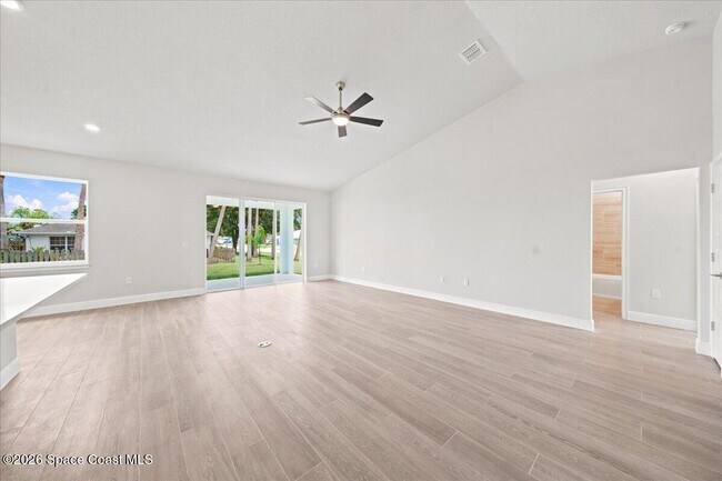 Building Photo - 407 Cellini Ave NE