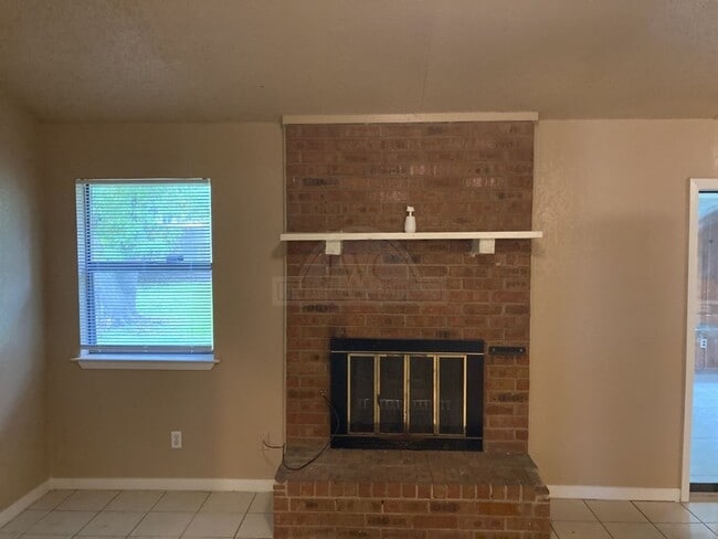 Building Photo - 1805 Galaxy Dr