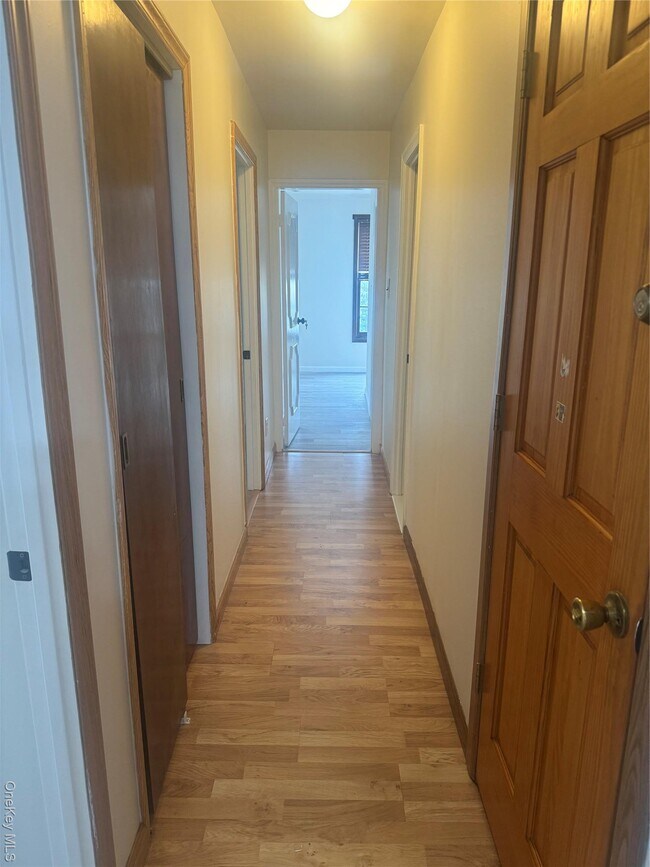 Building Photo - 2148 E 69th St