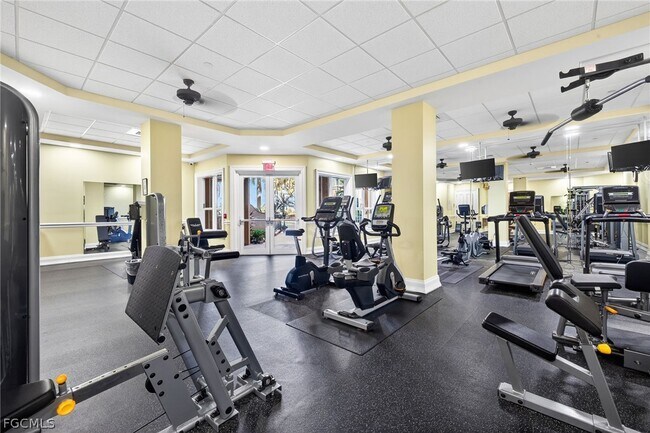 Building Photo - 2825 Palm Beach Blvd