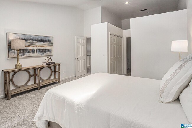 Building Photo - 5539 Hampton Heights Dr