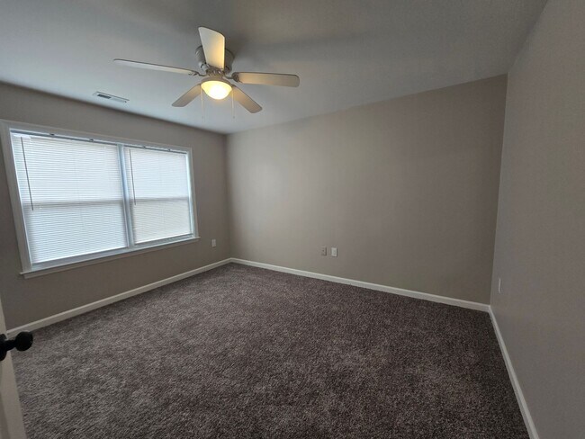 Building Photo - 1216 Superior Pointe Pl