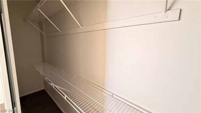 Building Photo - 75 N Valle Verde Dr