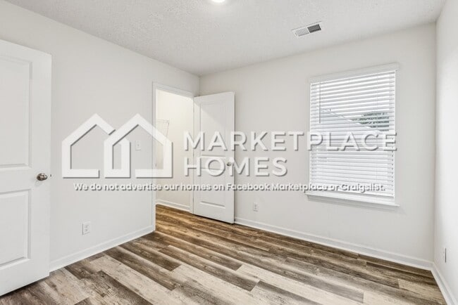 Building Photo - 1425 Willow Springs Dr