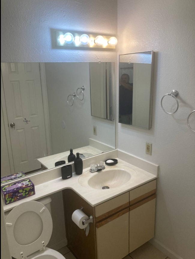 Building Photo - 1718 S Longmore St