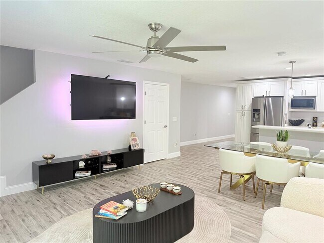 Building Photo - 4312 Silver Falls Dr