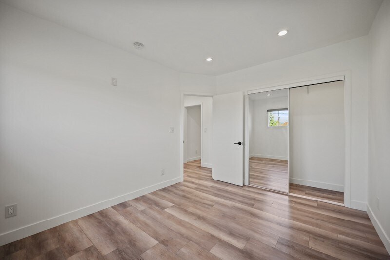 Building Photo - 2561 W Ave 30
