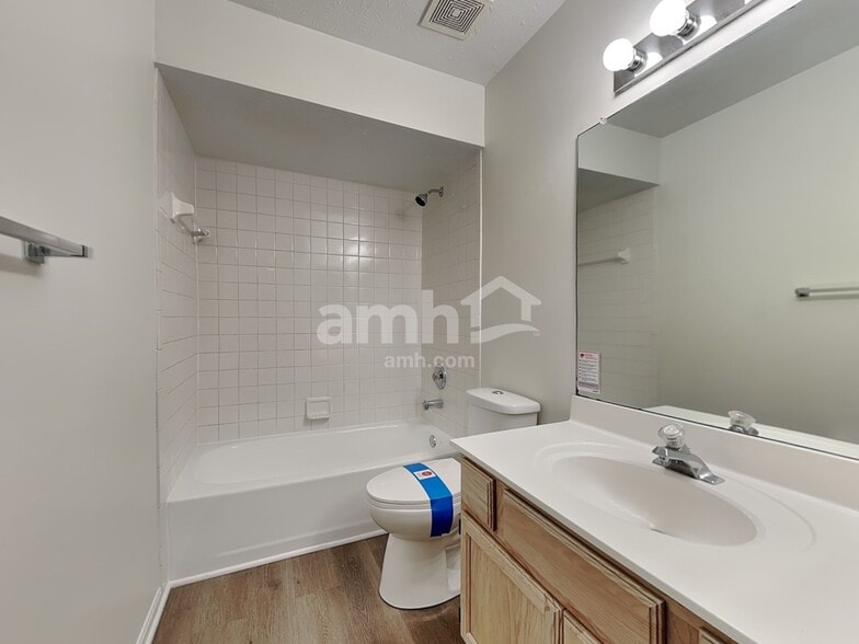 Building Photo - 1813 Willow Brook Ct
