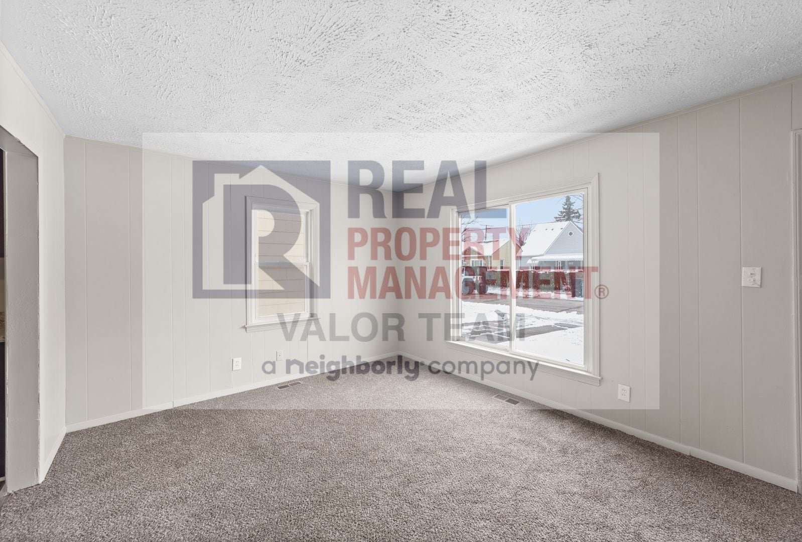 Building Photo - CMHA Ready - Newly Renovated 4bd/1 bath Co...