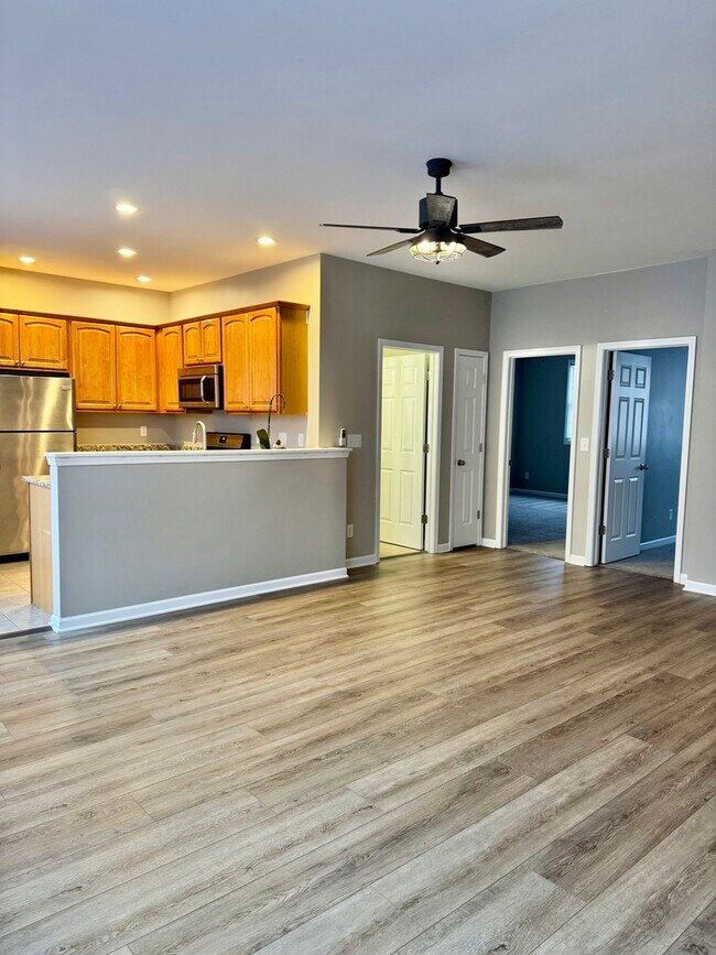 Building Photo - 255 N Sacramento St