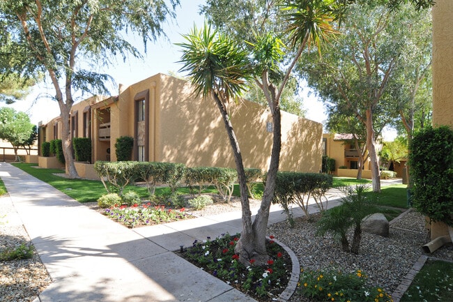 Building Photo - 8500 E Indian School Rd