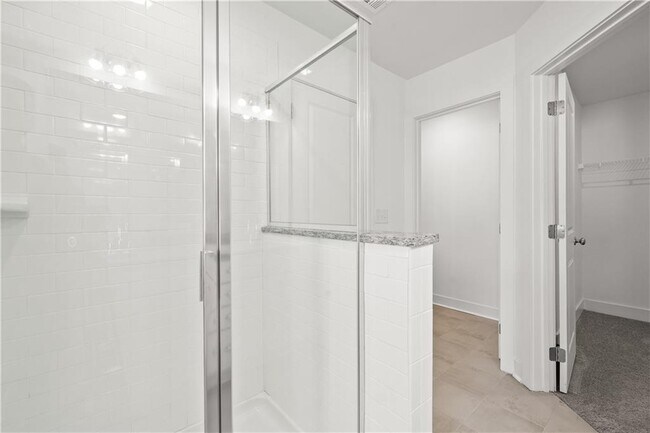 Building Photo - 124 Auburn Wds Dr