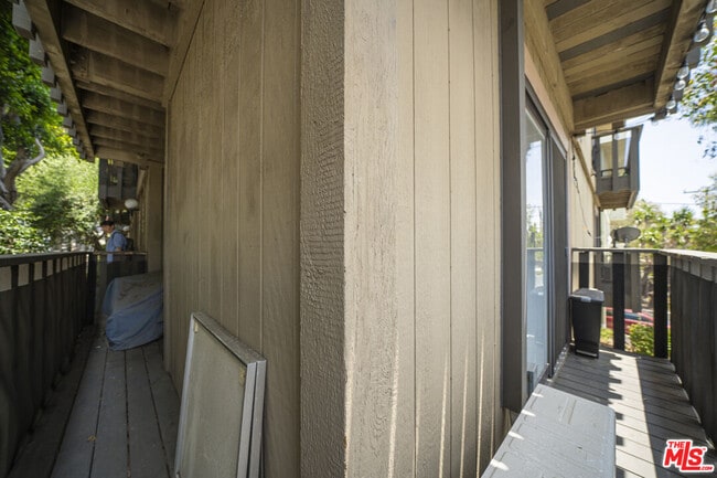 Building Photo - 302 Ashland Ave