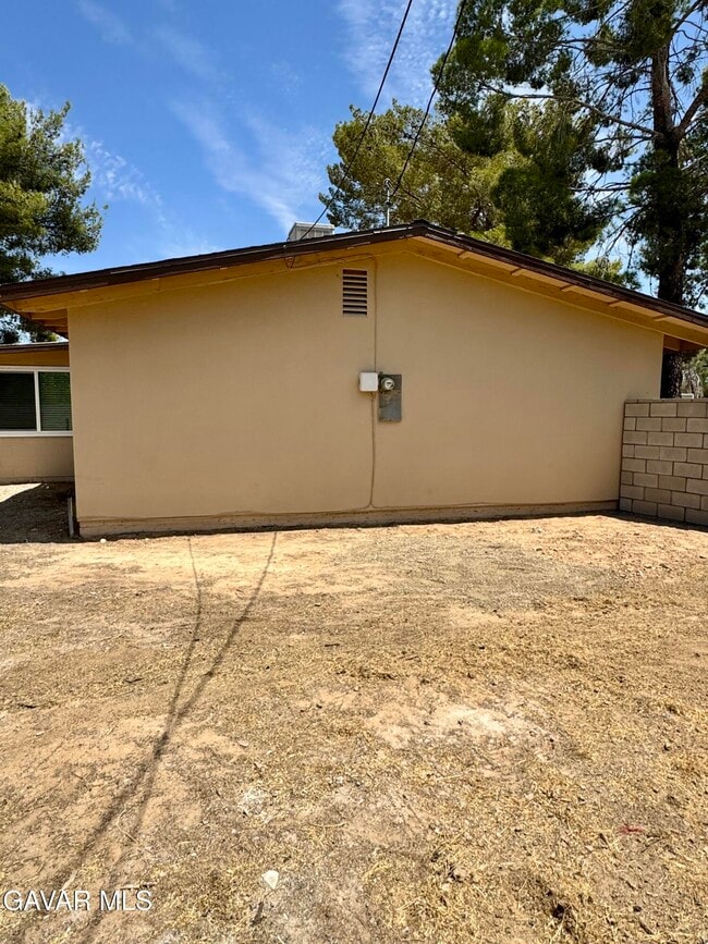 Building Photo - 21325 Bancroft Ct