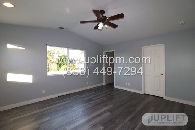 Building Photo - 5304 Nutmeg St