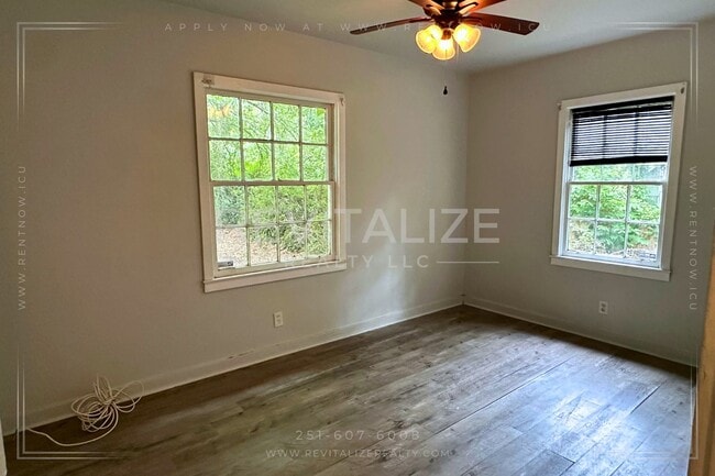 Building Photo - 2 Bed 1 Bath Home Close to Interstate Access!