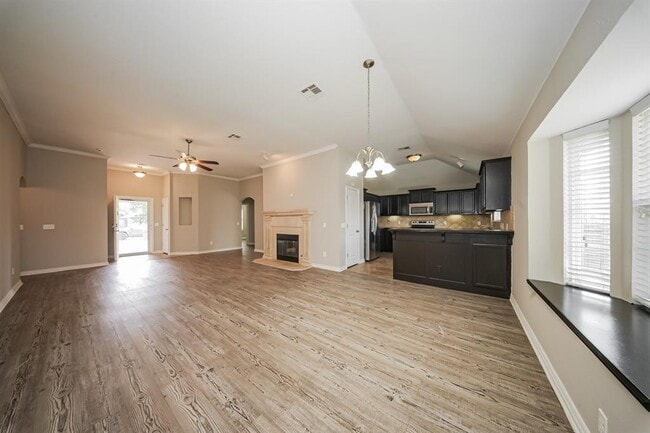 Building Photo - 9423 Peachtree Ln