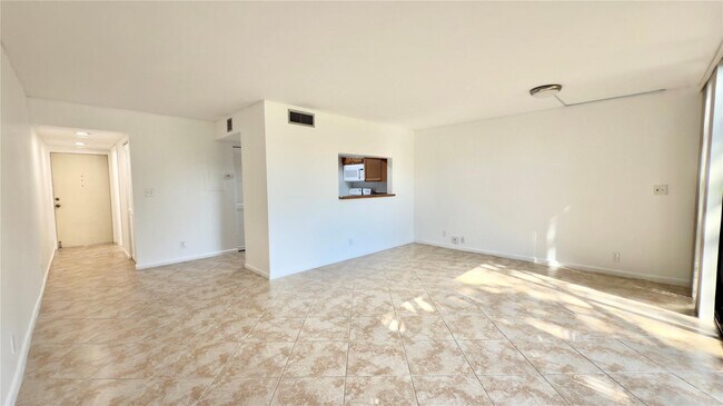 Building Photo - 2941 SW 87th Ave