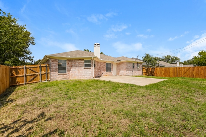 Building Photo - 1005 Meadowbend Dr