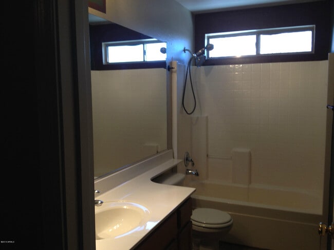 Building Photo - 14861 W Ventura St