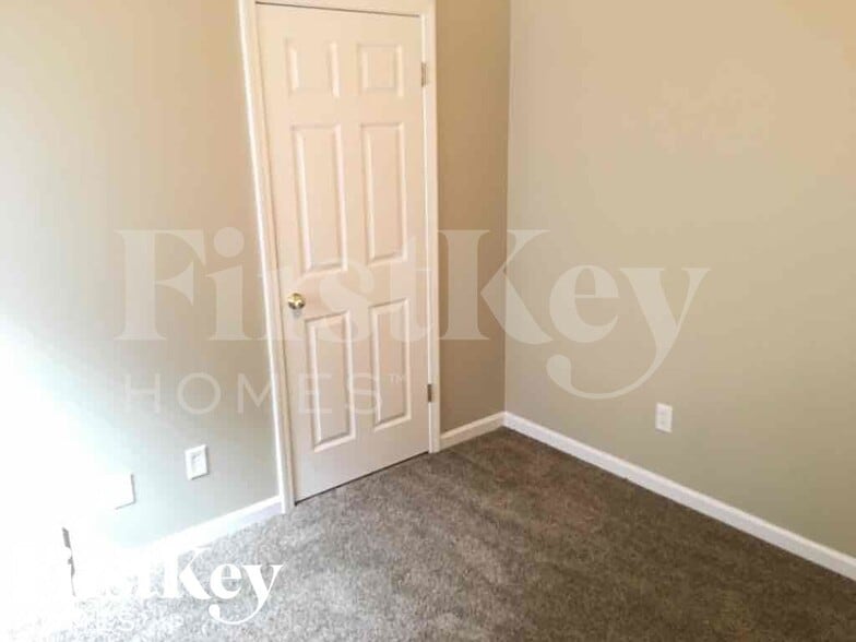 Building Photo - 865 Abbey Grove Ln