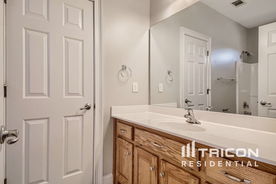 Building Photo - 609 Kristen Ct