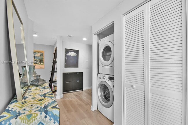 Building Photo - 601 NE 23rd St