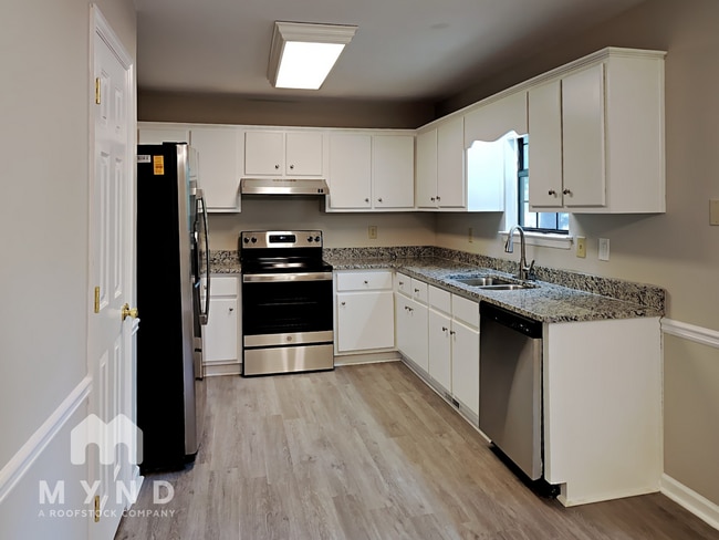 Building Photo - 4020 Hudson Dr