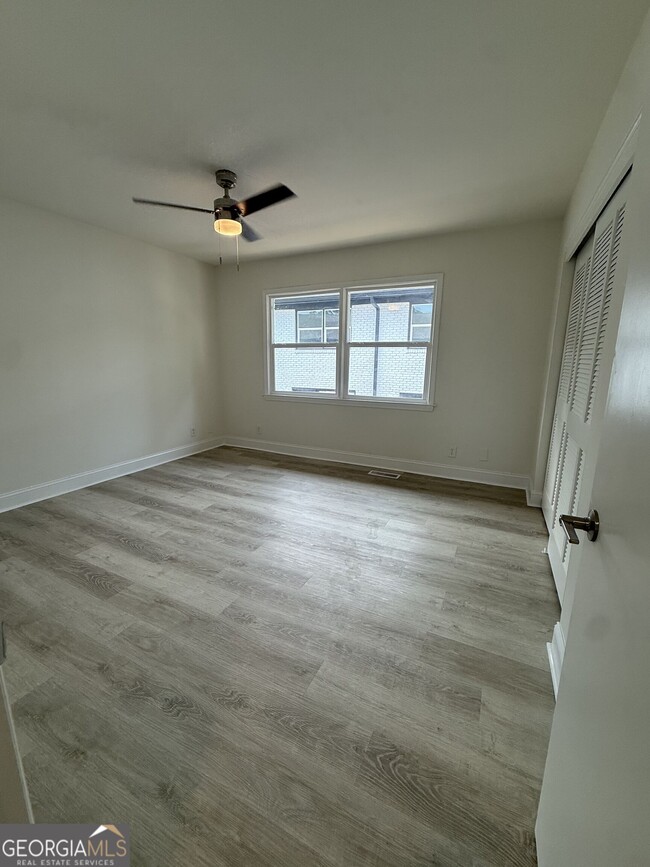 Building Photo - 1161 Boulevard