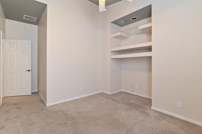 Building Photo - 7073 Via Leonardo